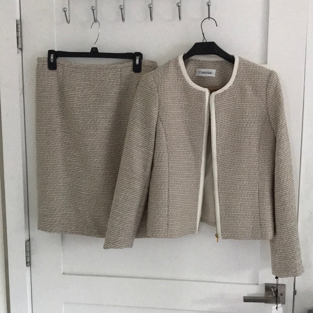 NWT Calvin Klein beige tweed suit size 6